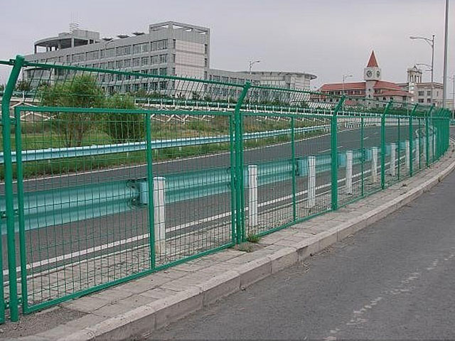 高速公路隔離柵